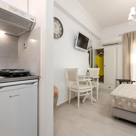 Panos Luxury Apartment