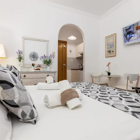 Panos Luxury Apartment *