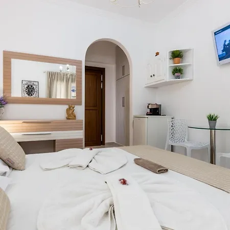 Panos Luxury Apartment *