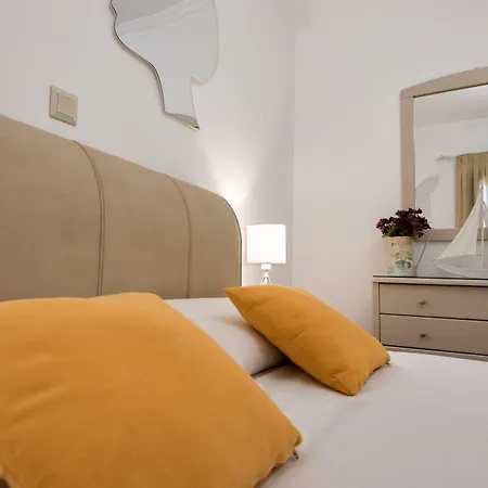 Panos Luxury Apartment Páros