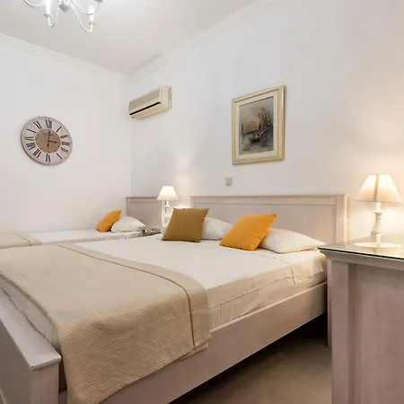 Panos Luxury Apartment *