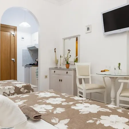 Panos Luxury Apartment Páros