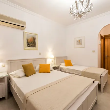 Panos Luxury Apartment Páros