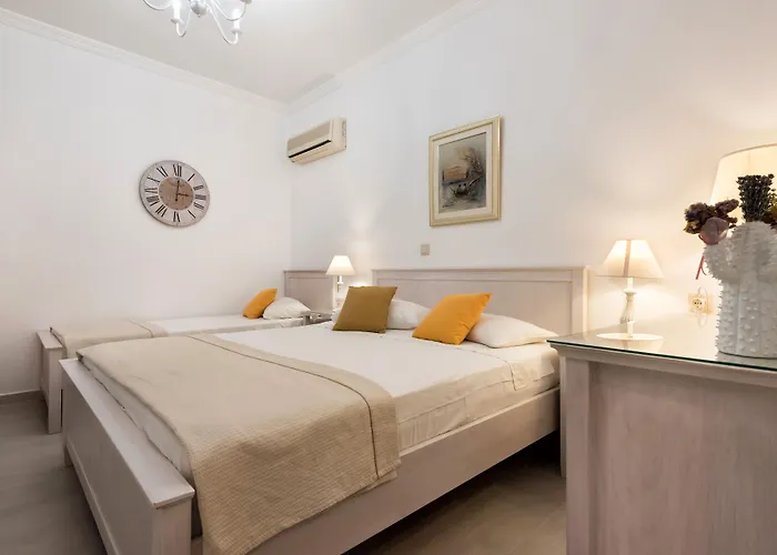 Panos Luxury Apartment *